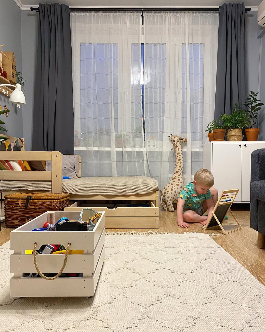 The 5 Best Paint Colors for Small Rooms — Color Psychology, Real Examples & Expert Picks