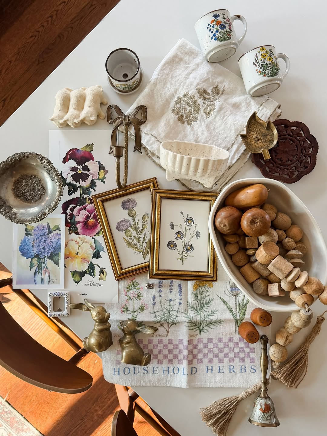 I Decorated My Living Room Using Only Thrift Stores for $147 — Here’s the Blueprint